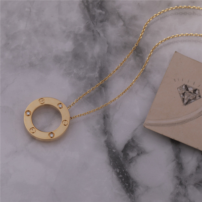 Классическое ожерелье золота 18K с символом 3 диамантов иконическим ювелирных изделий любов