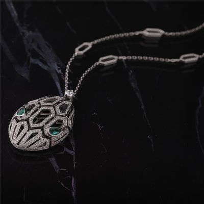 Качество Ожерелье Италии роскошное Serpenti в наборе белого золота 18K с изумрудными глазами и с диамантами pavé на цепи и голове фабрика
